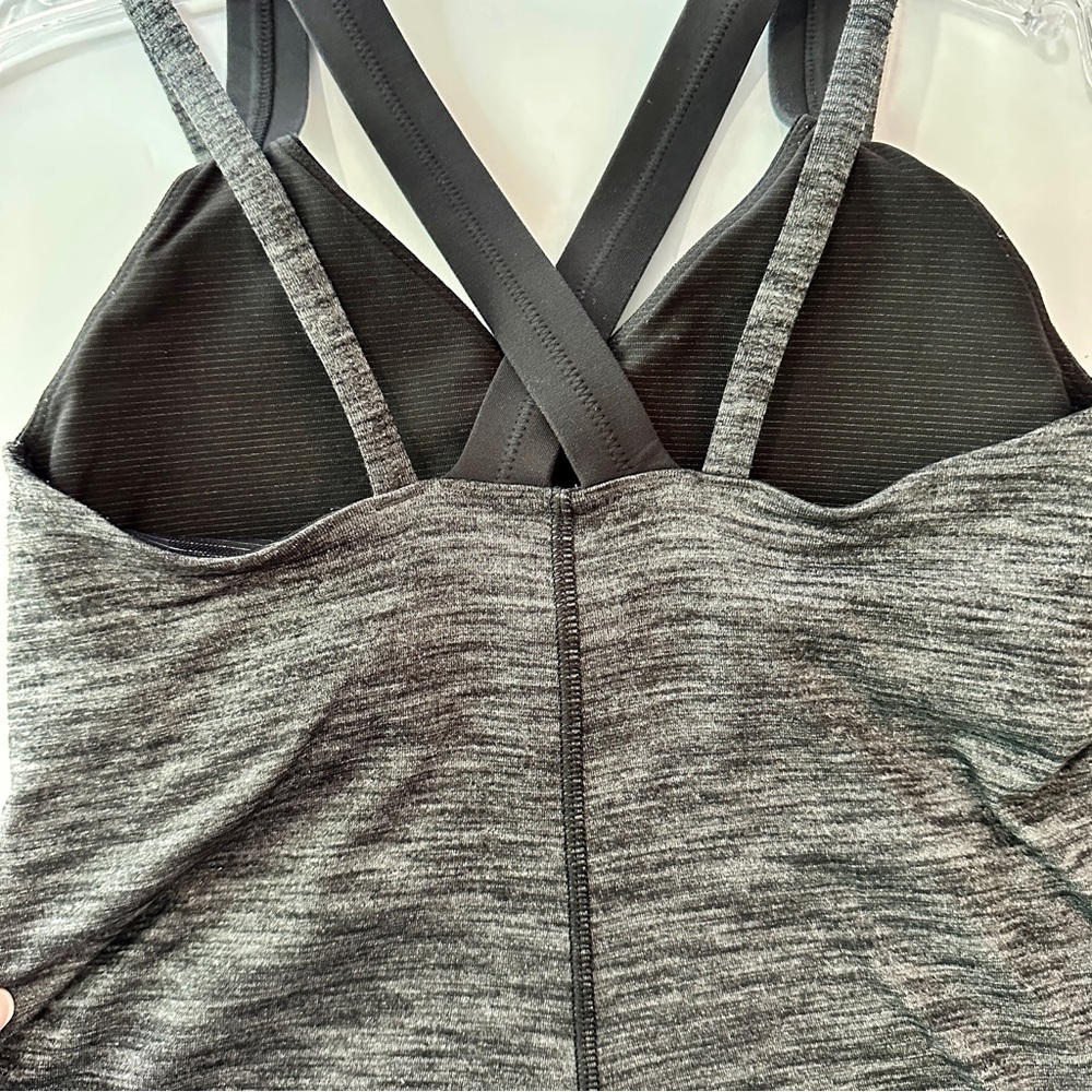 Lululemon Run For Gold Black Tank Built-In Bra with removable pads Size 4 - Picture 5 of 16